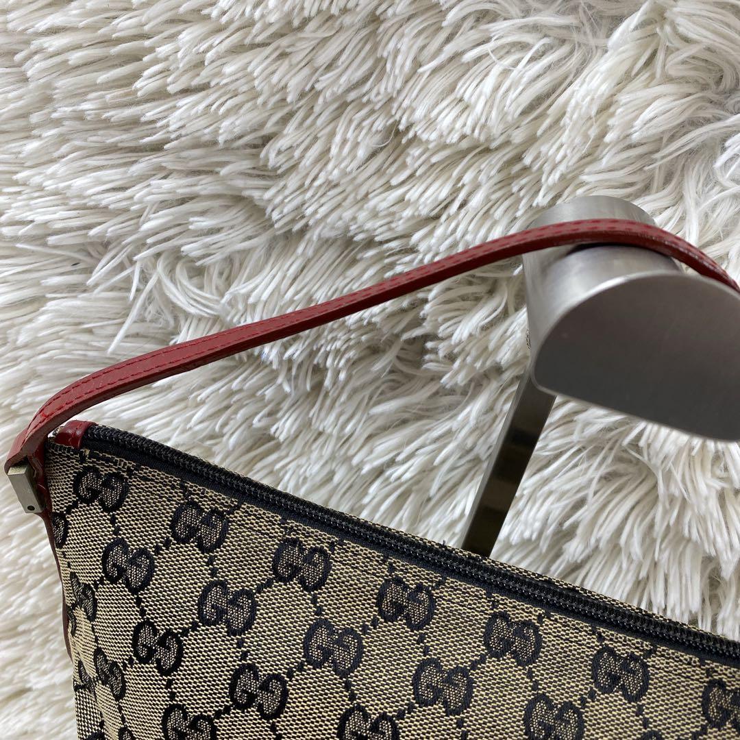 良品 GUCCI アクセサリーポーチ キャンバス GG柄 ロゴプレート　茶×赤