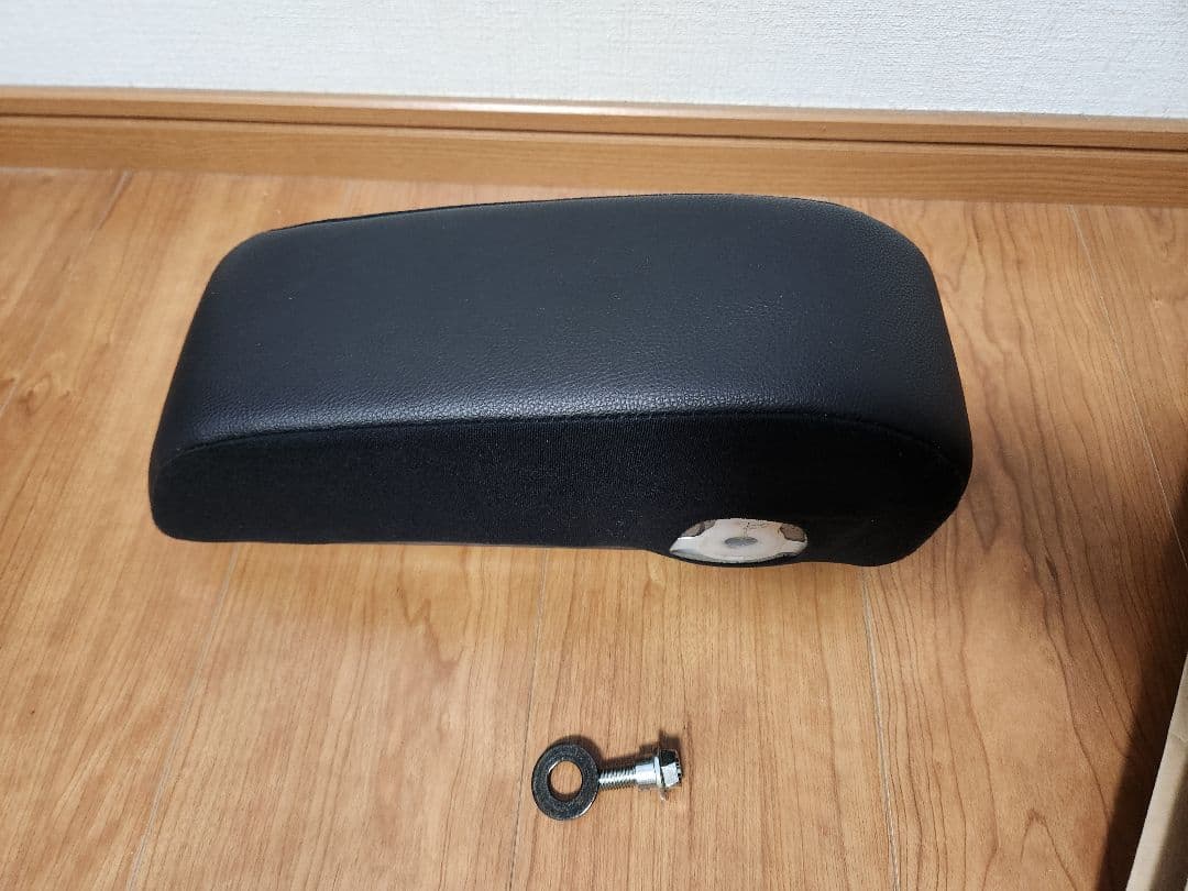 la650s タントカスタム 純正アームレスト