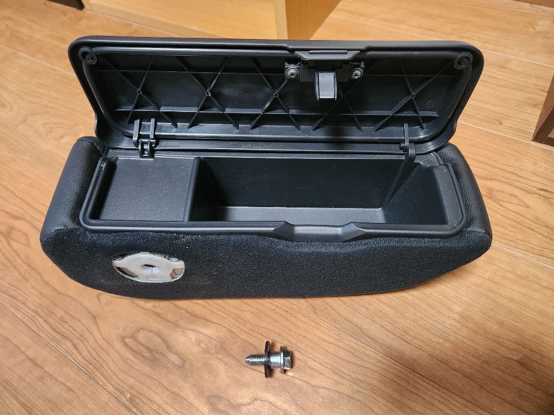 la650s タントカスタム 純正アームレスト