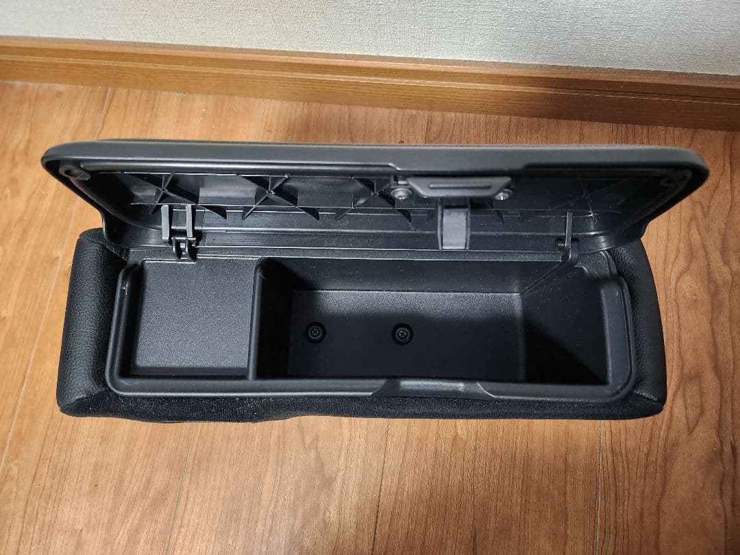 la650s タントカスタム 純正アームレスト