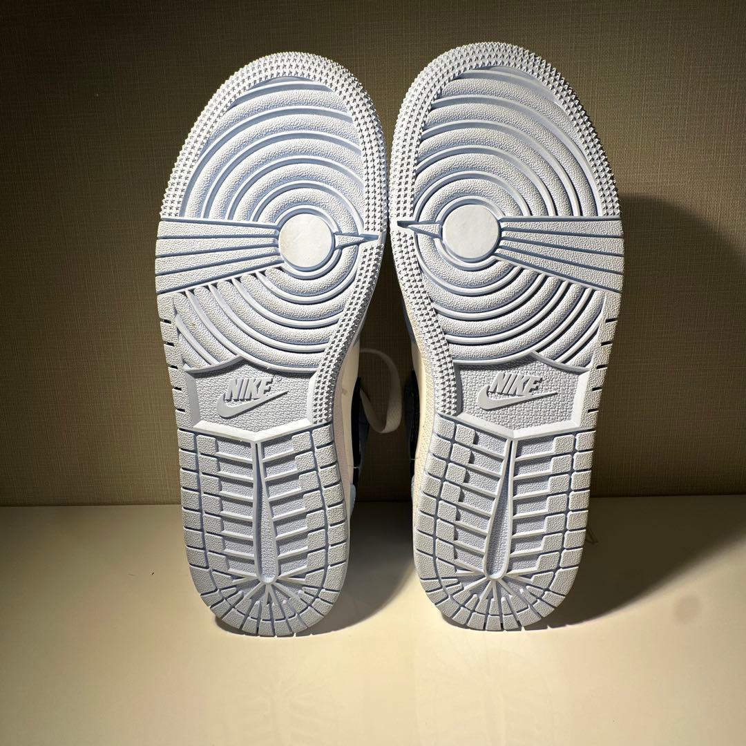 海外発売　AIR JORDAN 1 ミドル　23.0cm 未使用品