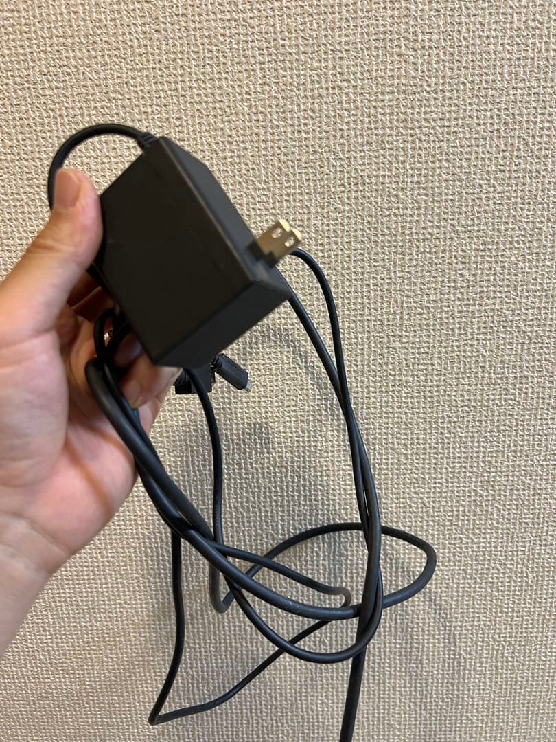 Switch 本体　(箱以外の全て)おまけでジョイコン2つ。