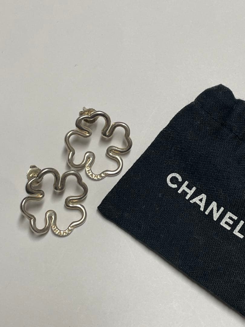 【良品】CHANELシャネル クローバー　シルバー　ピアス　❤︎