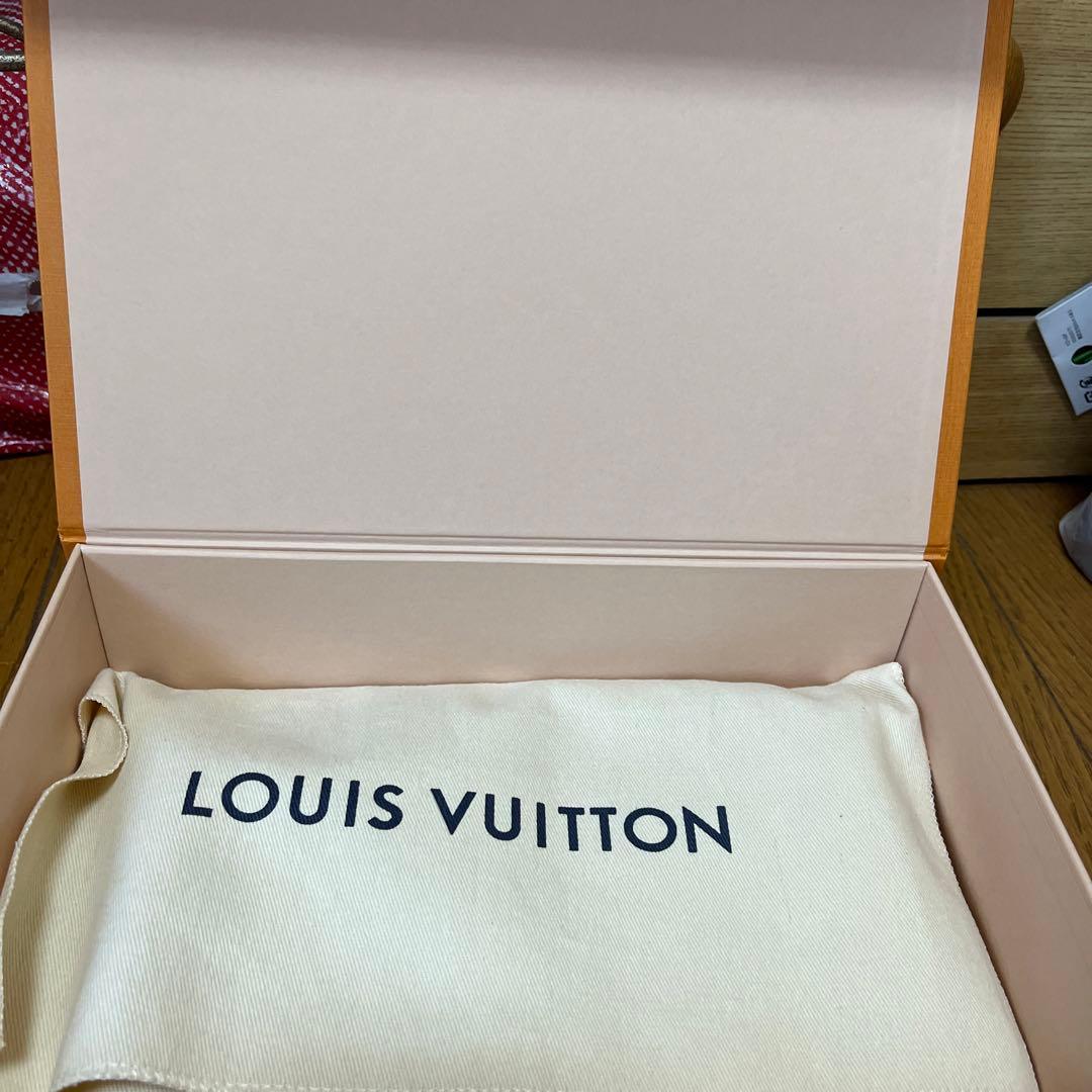 ヒカリ　LOUIS VUITTON ルイヴィトン 色鉛筆