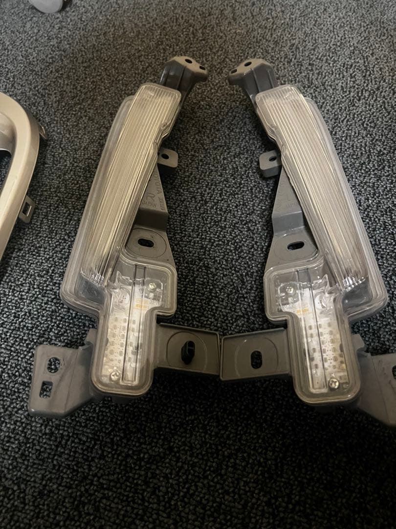 S*L様 プリウス50後期 ポンツーンライト