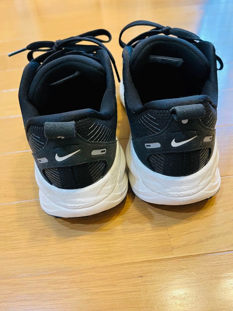 Nike ランニングシューズ・ズームボメロ18・ブラック・美品