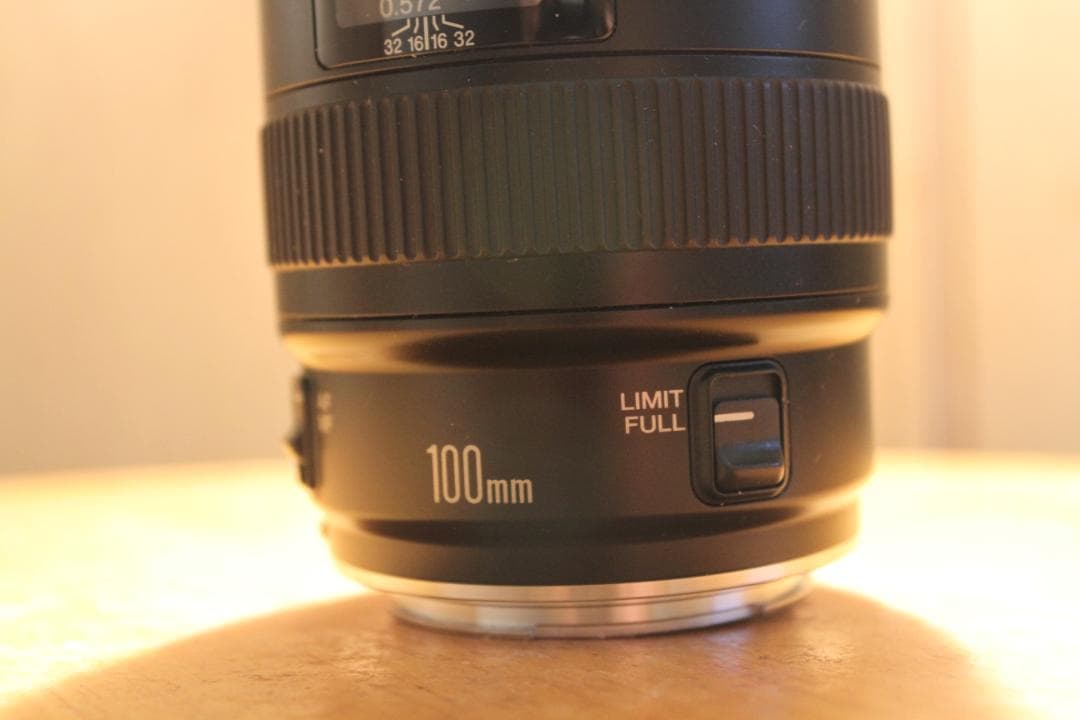 Canon EF 100mm f/2.8 (Non-USM) 　マクロレンズ