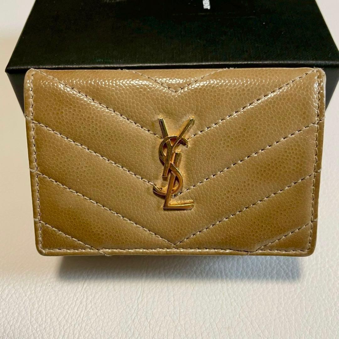 【サンローラン】三つ折財布 キルティング ベージュ ロゴ 金具