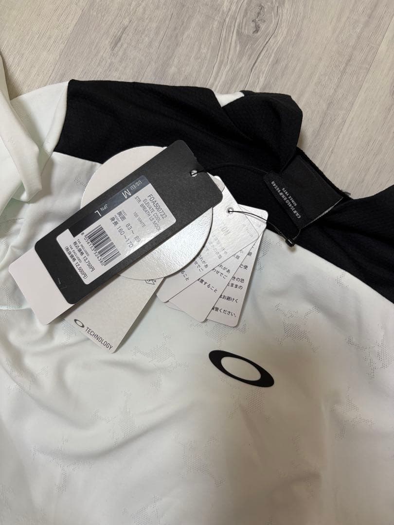 Lサイズ　新品OAKLEY オークリーゴルフセットアップ モックネック＆スカート