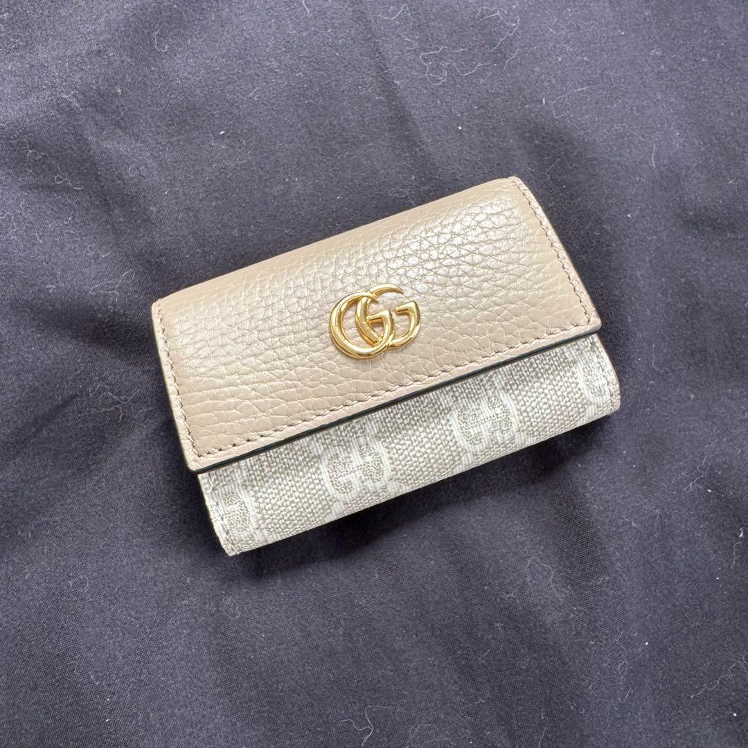 GUCCI ベージュキーケース