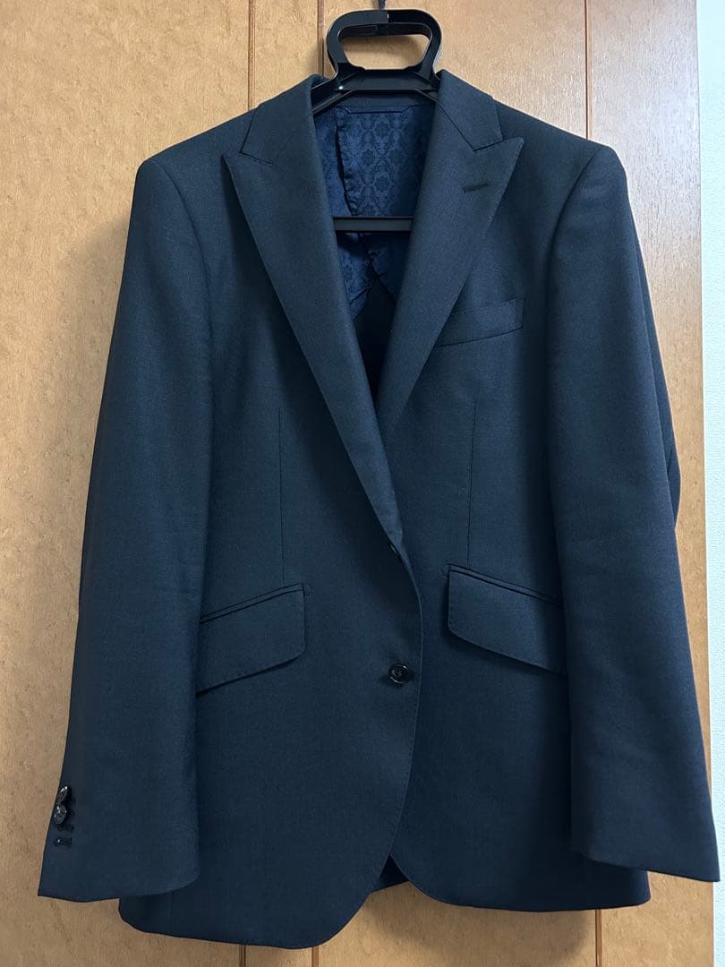 【高級GUABELLO生地　極美品】 スーツ価格15万円　3PオーダースーツA5