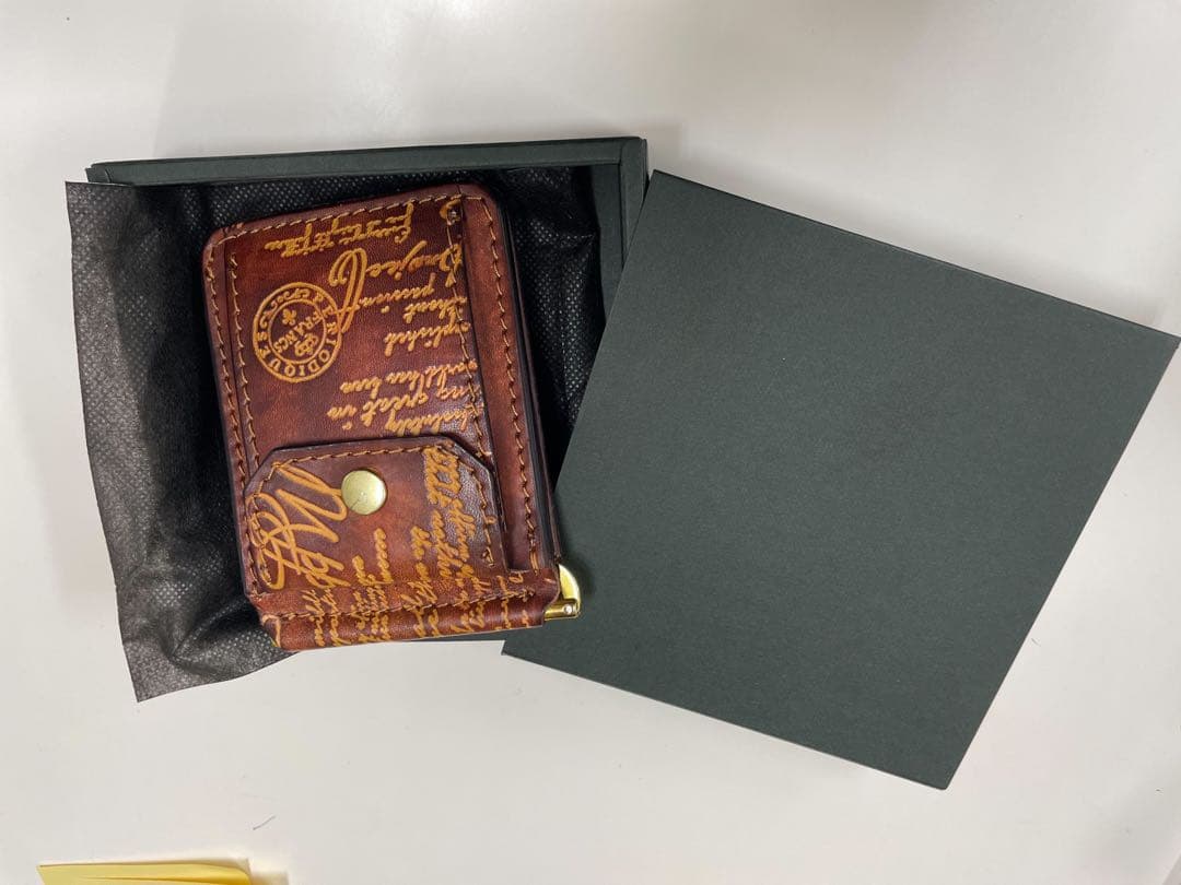 81wind マネークリップ　小銭入れ付き　財布