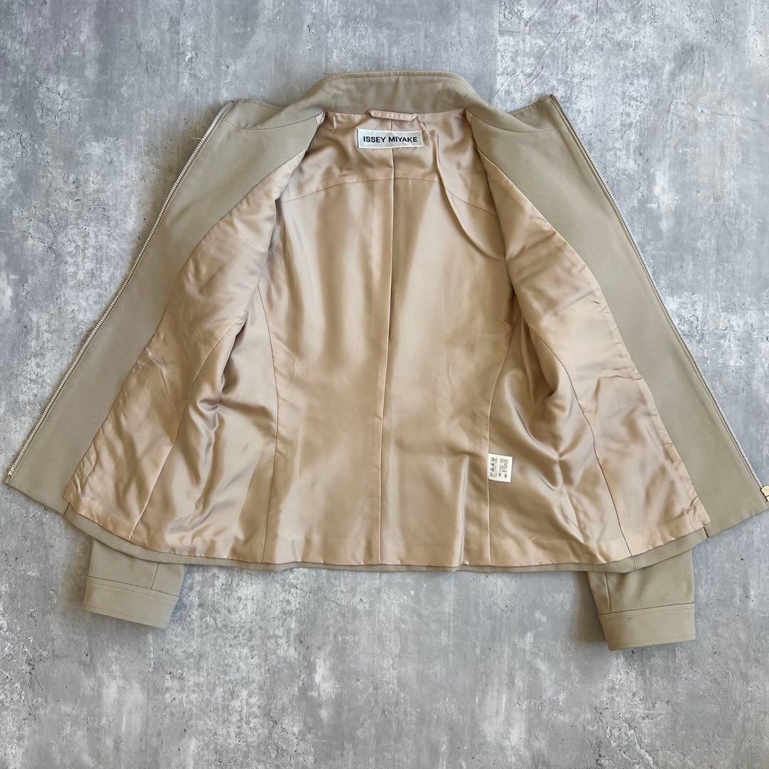 イッセイミヤケ　レーヨン混　スタンドカラージャケット　ベージュ　日本製　2サイズ