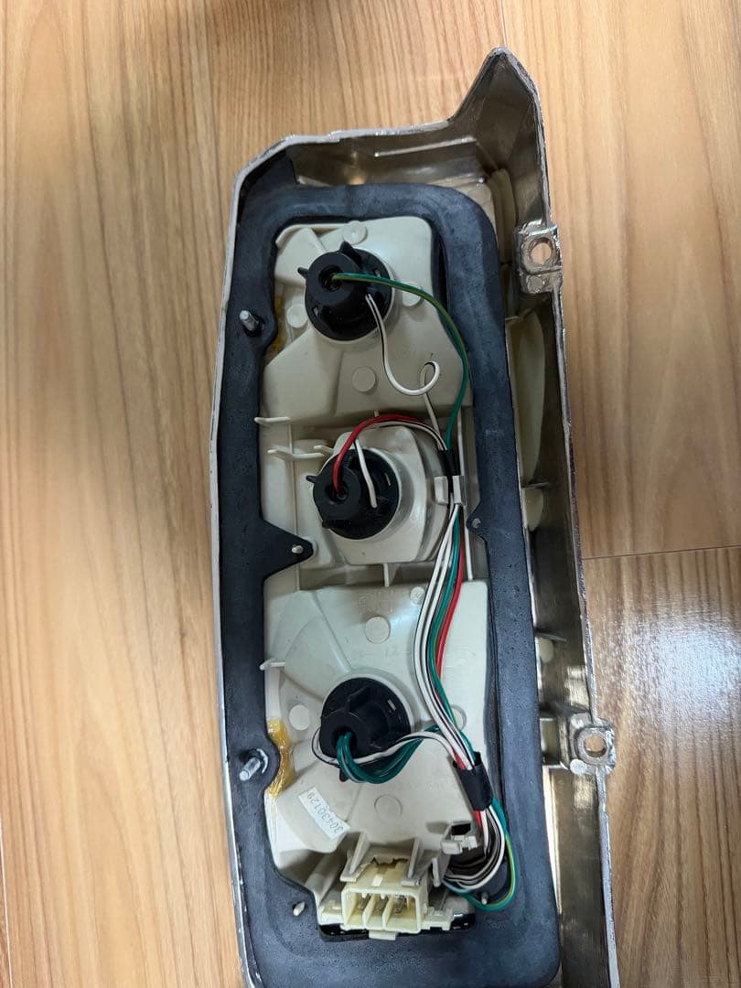 マークIIワゴン赤白LEDテールランプ