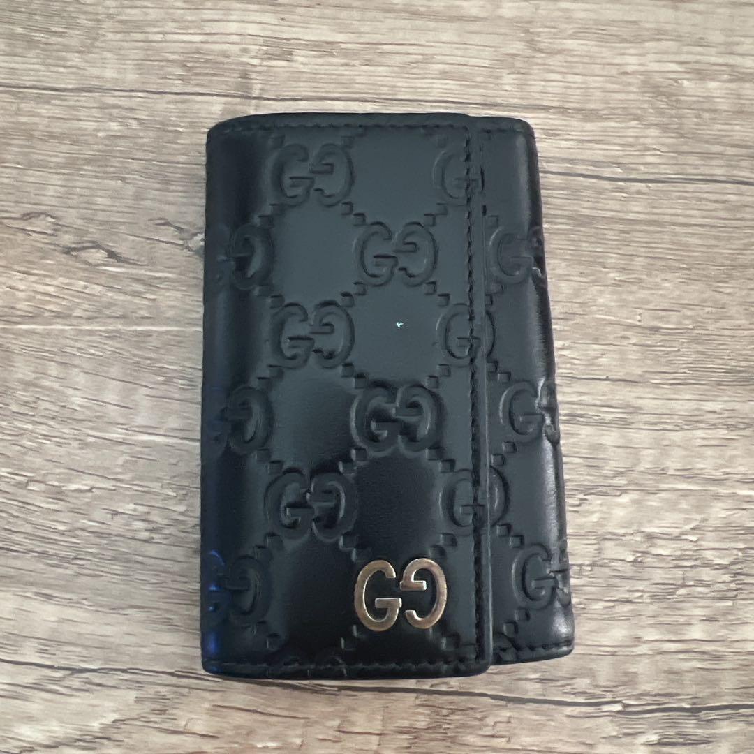 GUCCI ブラックレザー　6連キーケース　GG柄