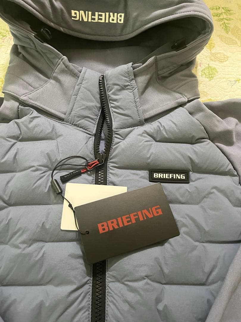 BRIEFING フード付きハイブリッドダウン
