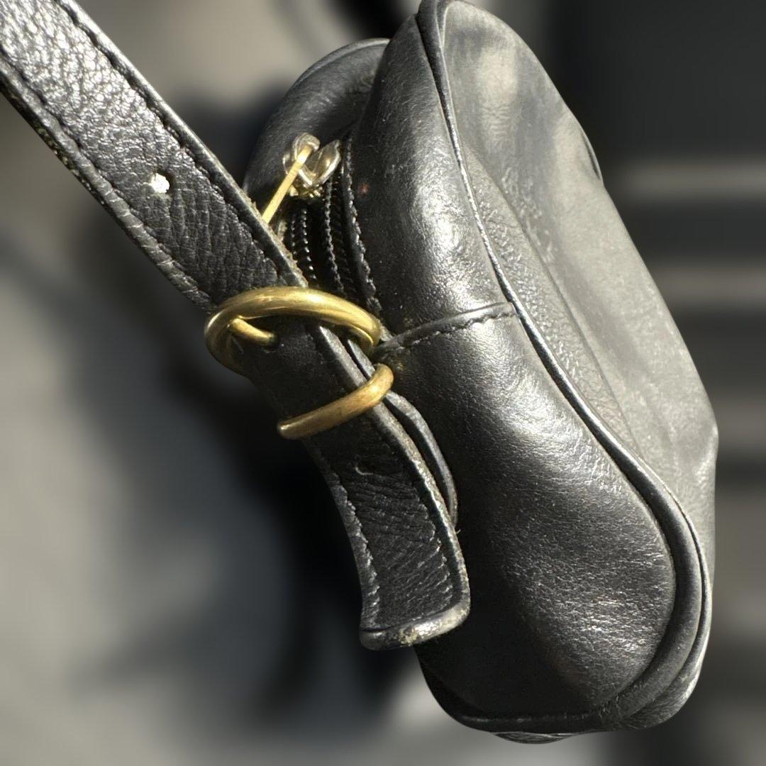 イルビゾンテ　レザー ショルダーバッグ