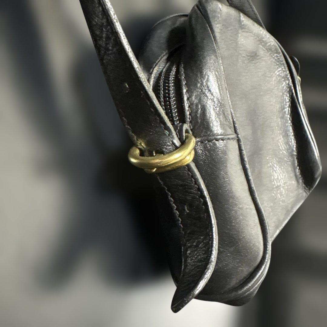 イルビゾンテ　レザー ショルダーバッグ