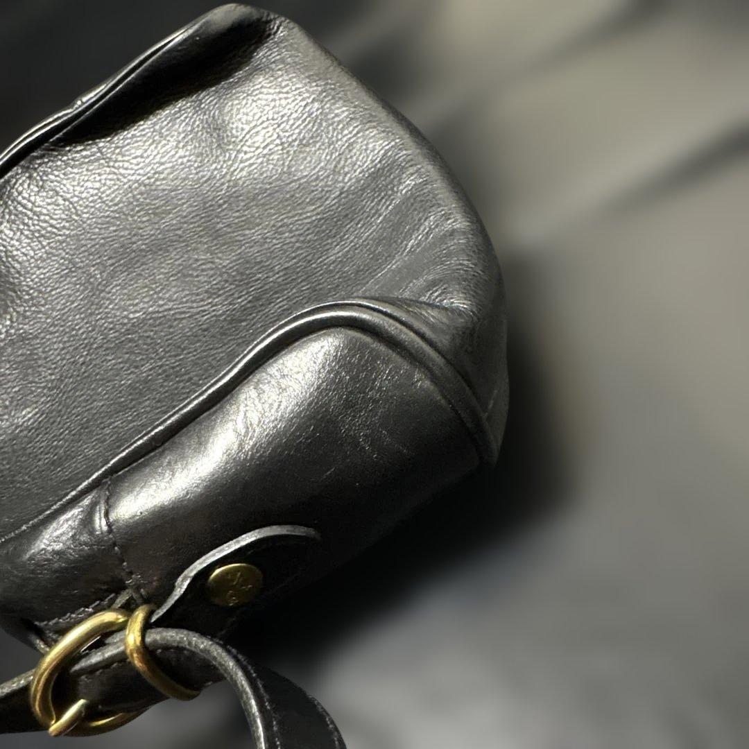 イルビゾンテ　レザー ショルダーバッグ