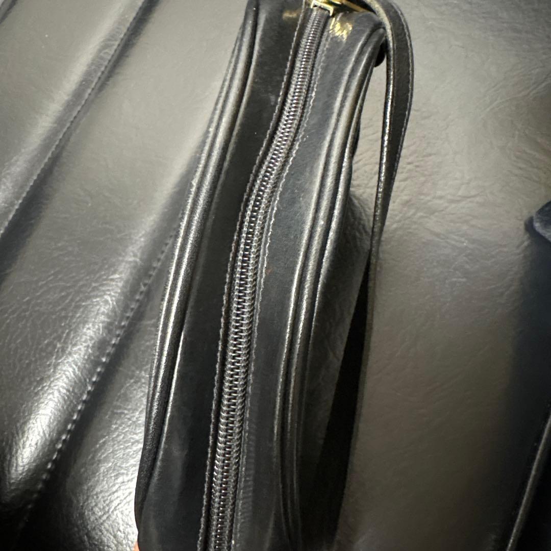 イルビゾンテ　レザー ショルダーバッグ