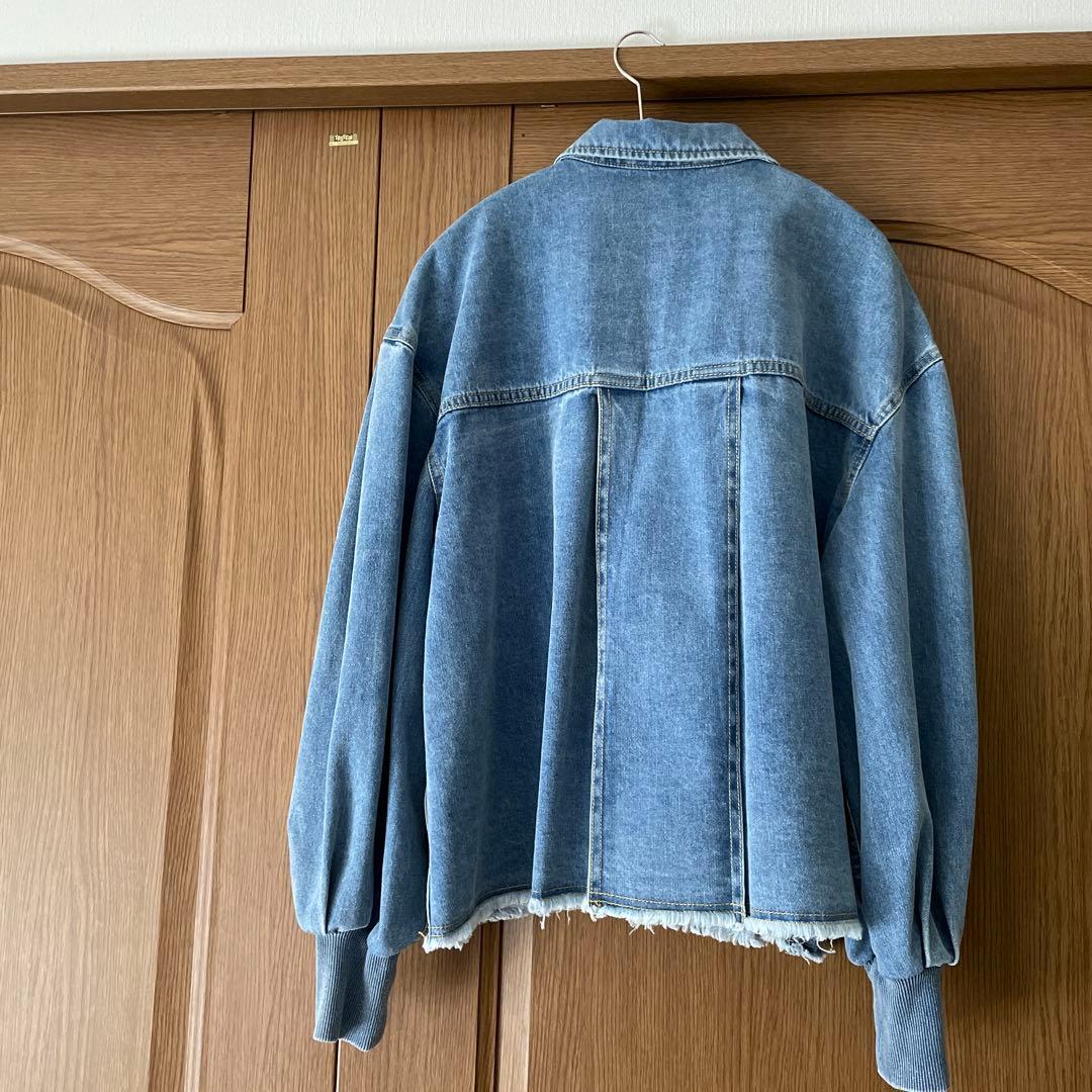ビアズリー 袖パフ　デニムジャケット