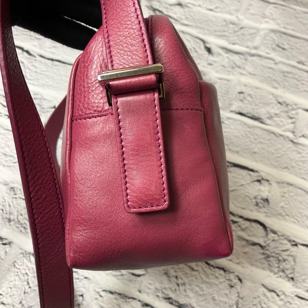 美品✨ヒロフ 現行モデル ヴィータ シボ革 Hロゴ ショルダーバッグ 斜め掛け