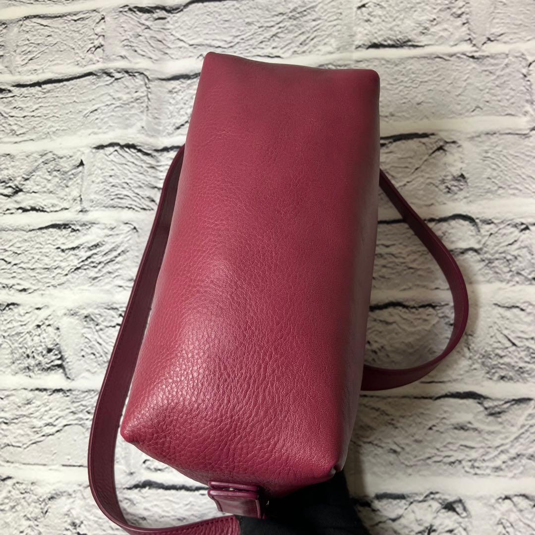 美品✨ヒロフ 現行モデル ヴィータ シボ革 Hロゴ ショルダーバッグ 斜め掛け