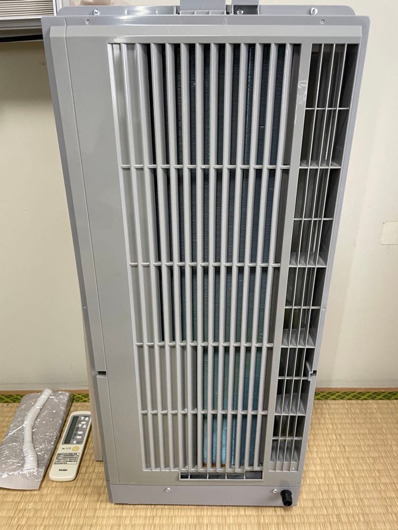 ✨2023年式✨Haierルームエアコン JA-16Yテラス窓用取付枠付き