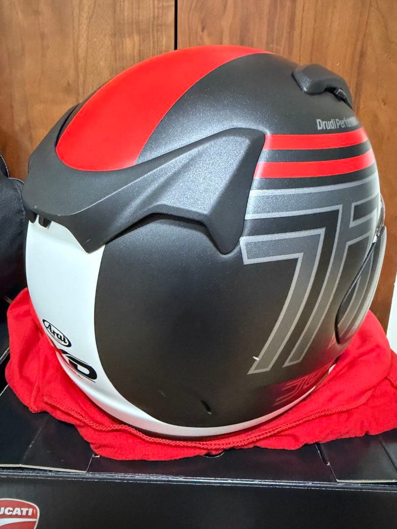 Ducati 77 DUCクラシック77 アライヘルメット　m