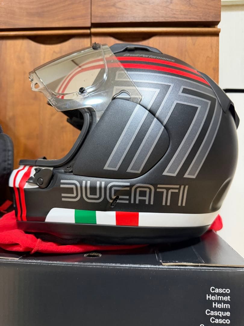 Ducati 77 DUCクラシック77 アライヘルメット　m