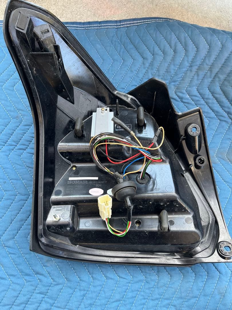 スイフトスポーツヴァレンティ　ZC33S ライトスモークテールランプ　左右セット