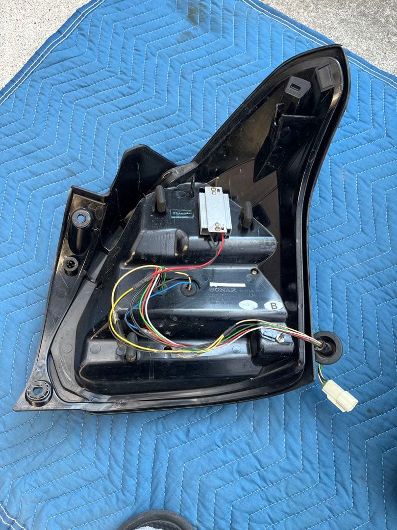 スイフトスポーツヴァレンティ　ZC33S ライトスモークテールランプ　左右セット