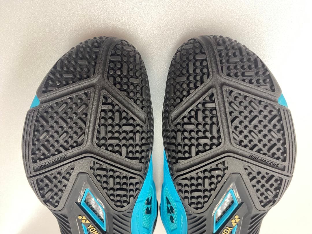 ◎超希少◎新品未使用◎ヨネックス フュージョンレブ3 オムニクレー 27cm①