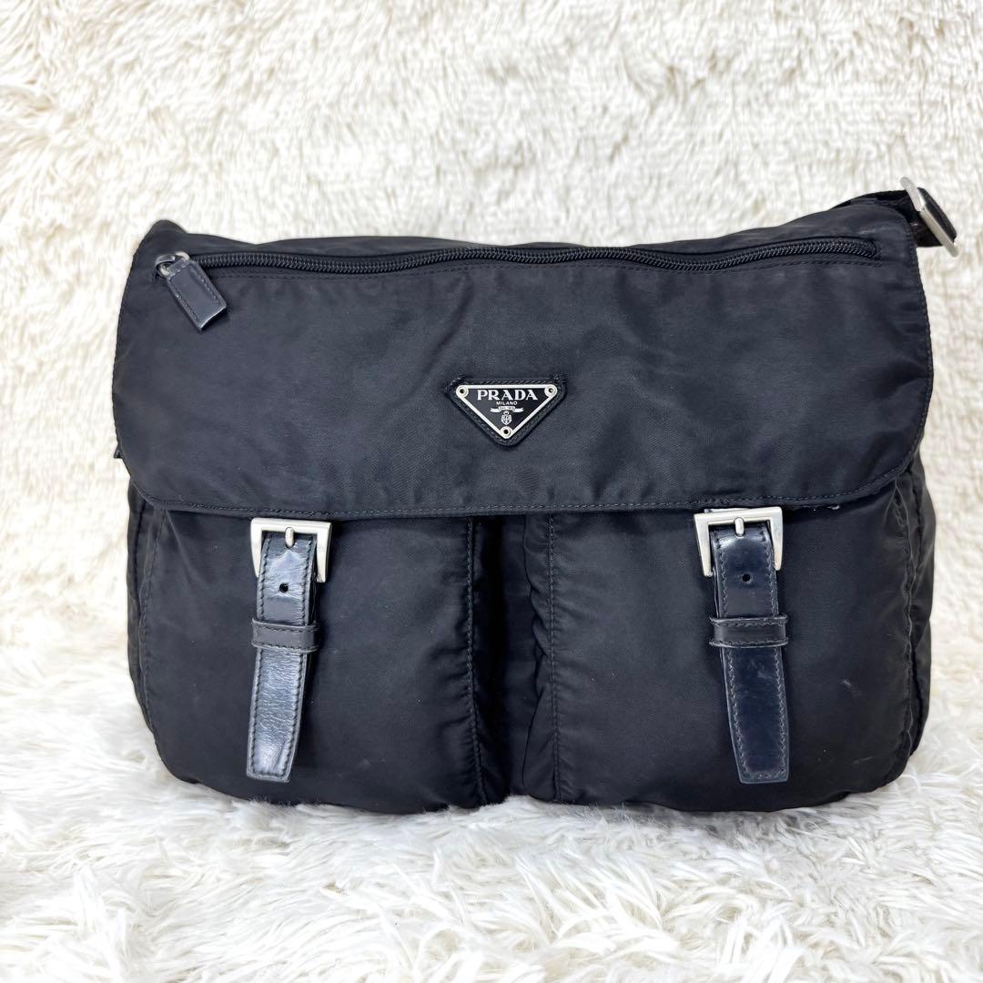 プラダ メッセンジャーバッグ ダブルポケット 黒 三角ロゴ BT1738