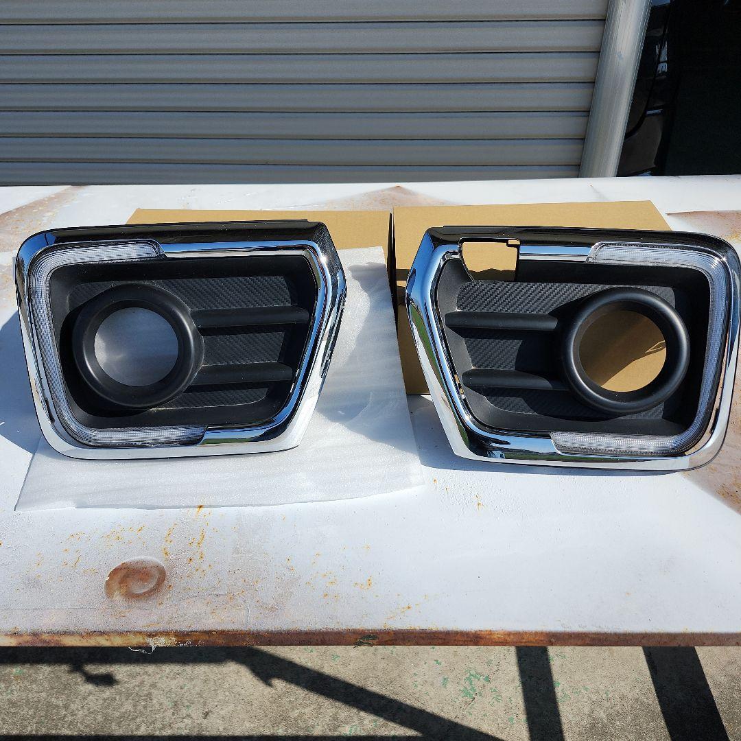 スズキ　スペーシアカスタムMK53S　デイライト、フォグランプカバー (左右)