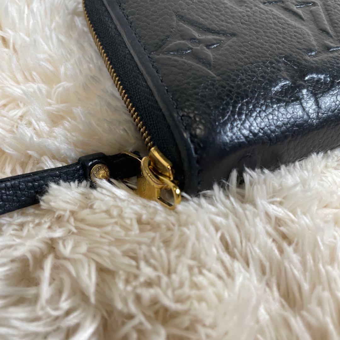 ルイヴィトン　アンプラント　ジッピーパース　型押し　モノグラム　黒