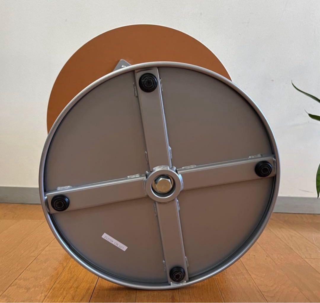 クレス　ラウンドサイドテーブル　φ600 白　5.1万　展示品　モダン