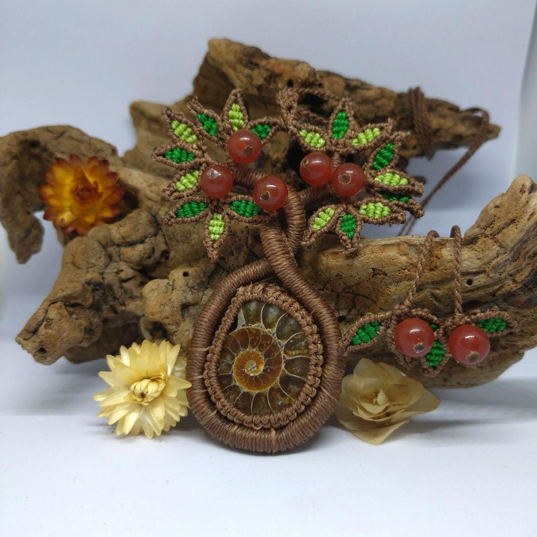 生命の樹　マクラメ編みネックレス