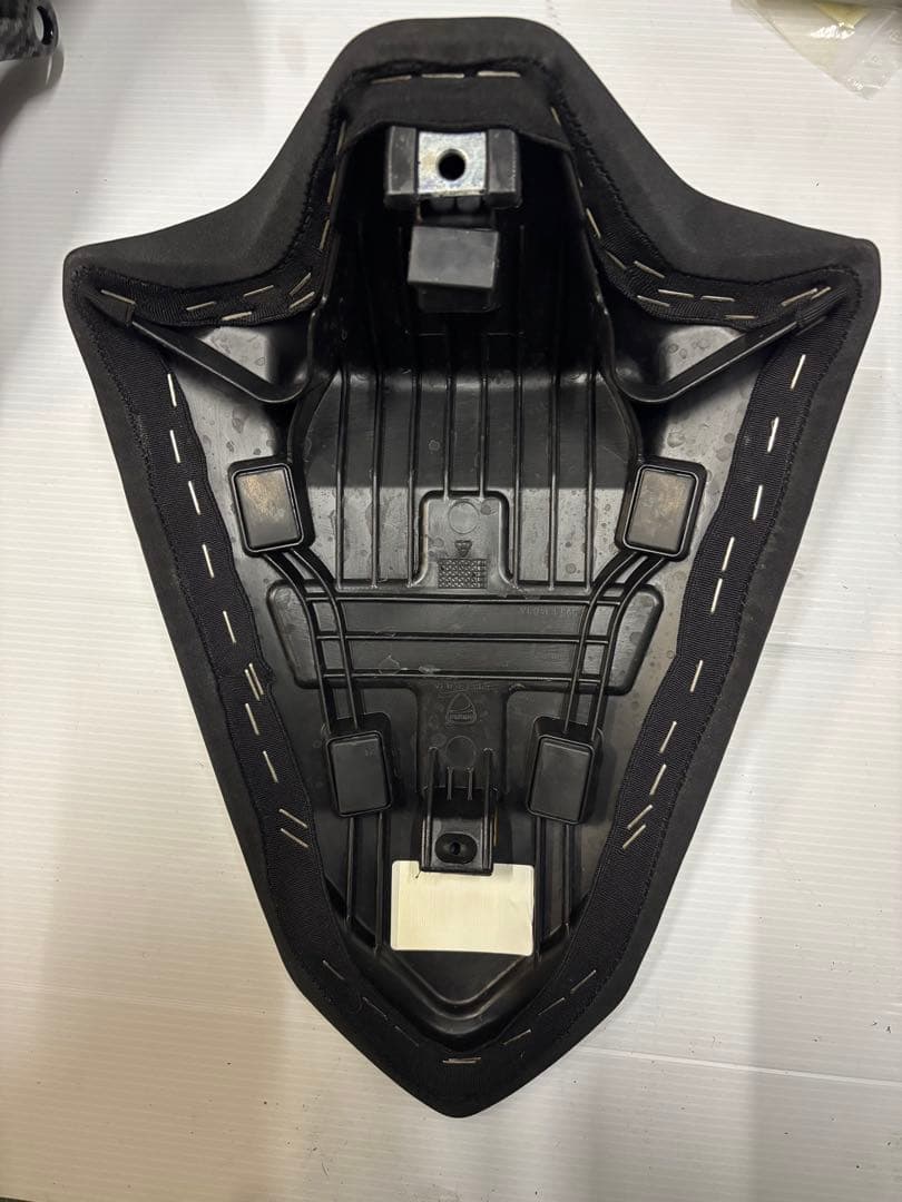 Z*s様 パニガーレV4S カウル　ステップ　テールランプなどのセット