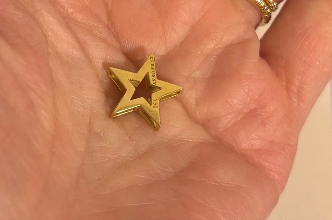 ◆ EYEFUNNY 750ゴールド 星形チャーム ◆