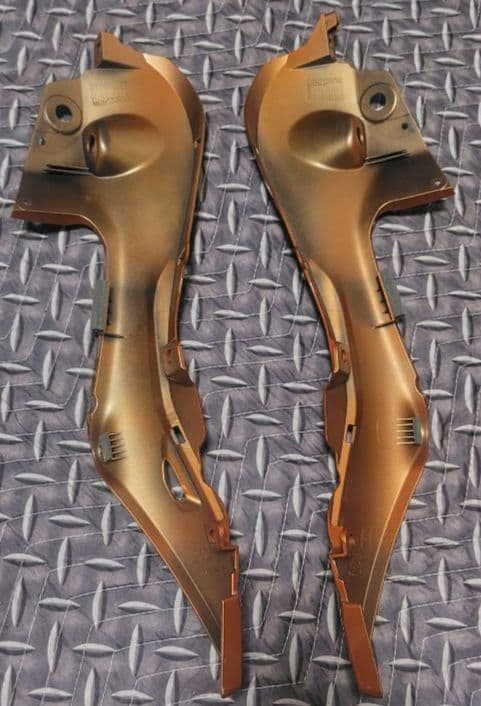 HAYABUSA（EJ11A）アクセントカウル　ゴールド