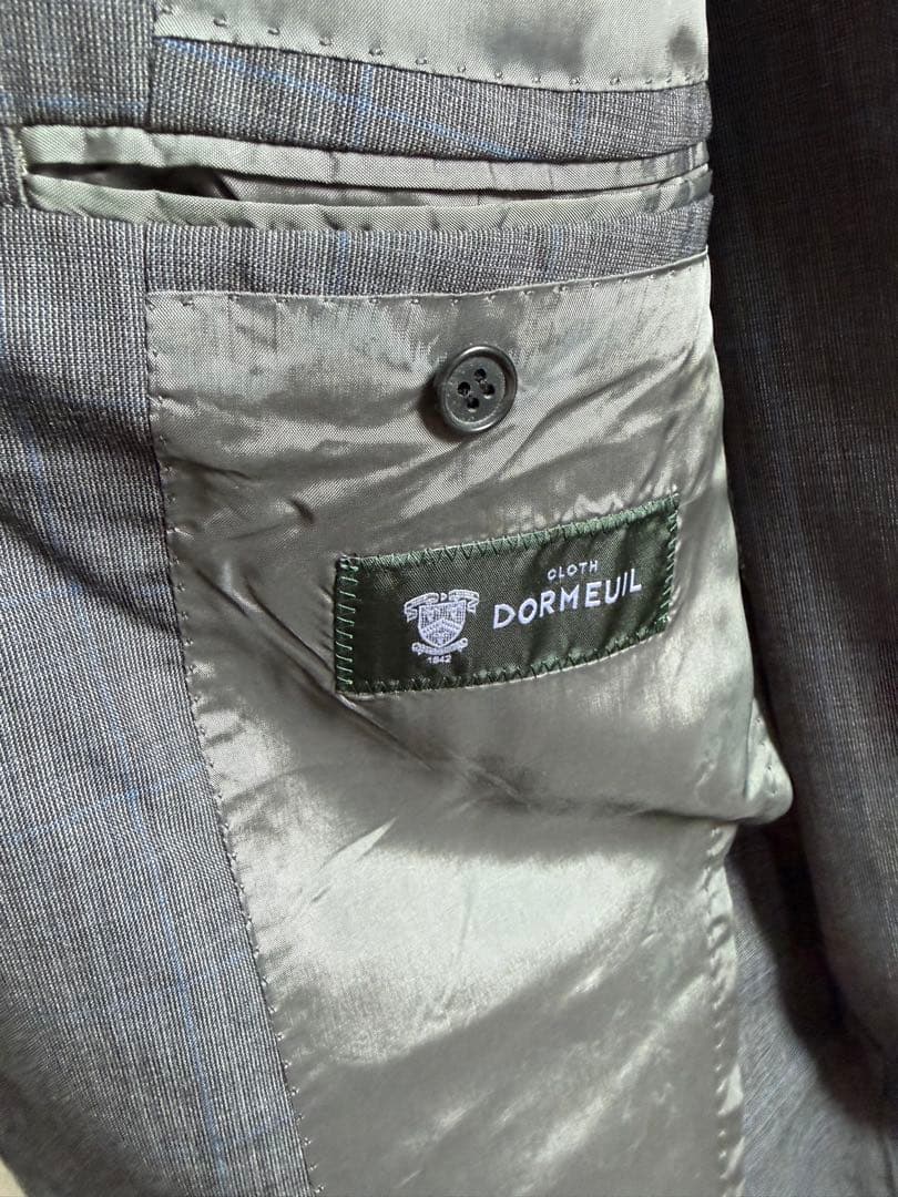 ユニバーサルランゲージ DORMEUIL グレー　３つボタンスーツ　M
