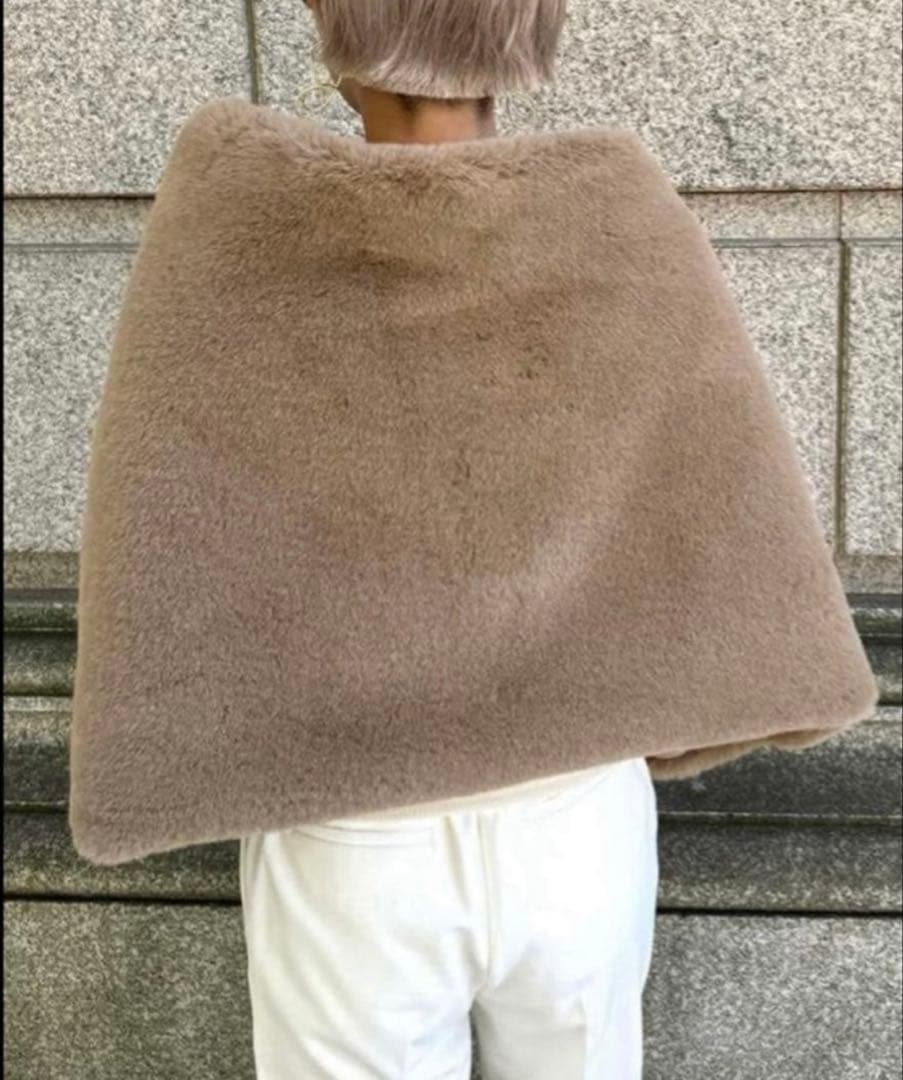 即購入可　新品未使用 タグ付き　JENNE リッチボリュームファーケープ