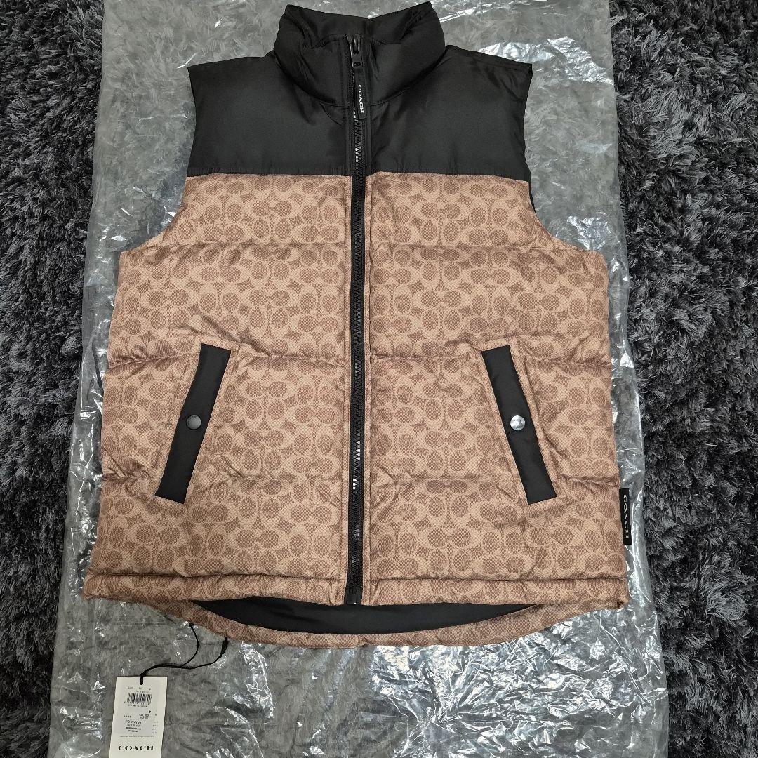 秋月COACH シグネチャーダウンベスト新品同様