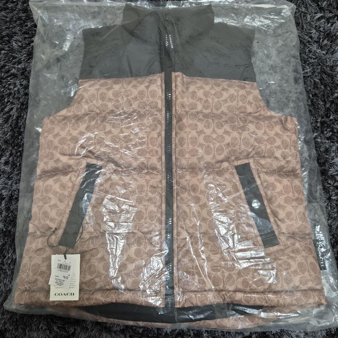 秋月COACH シグネチャーダウンベスト新品同様