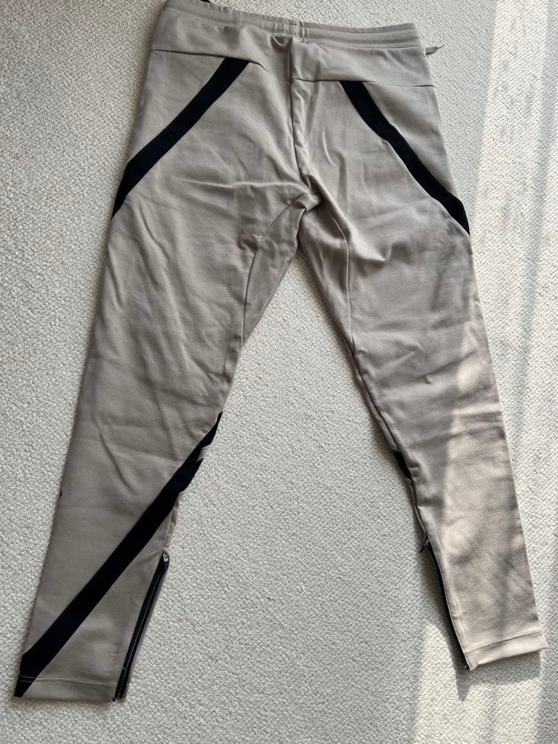 新品未使用CRONOS クロノス　トレーニングパンツ　ベージュ 42 (XL)