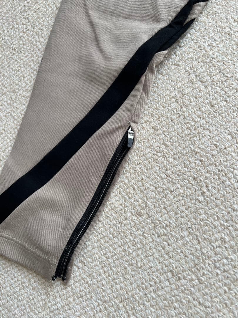 新品未使用CRONOS クロノス　トレーニングパンツ　ベージュ 42 (XL)