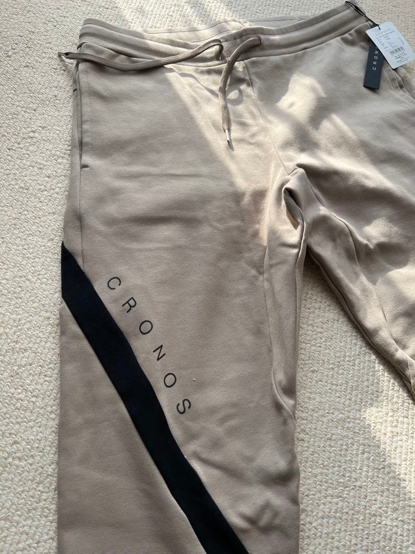 新品未使用CRONOS クロノス　トレーニングパンツ　ベージュ 42 (XL)