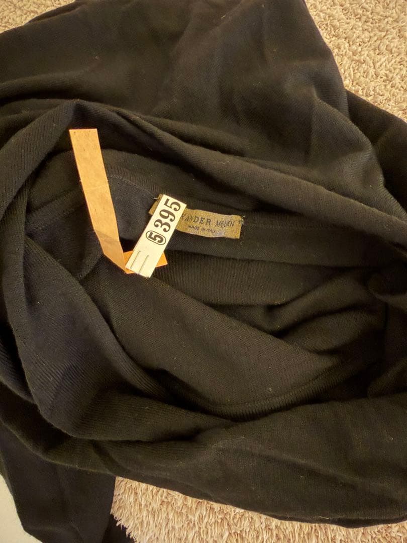 アレキサンダーマックイーン黒 スカーフ付き 長袖ニットワンピース