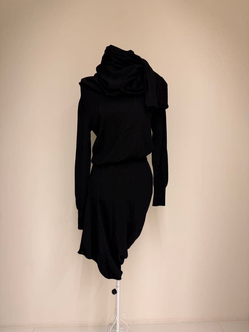 アレキサンダーマックイーン黒 スカーフ付き 長袖ニットワンピース